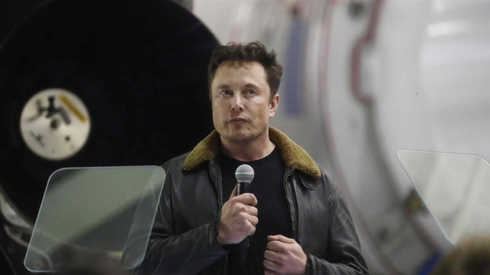 Elon Musk na tiskové konferenci v Hawthorne v Kalifornii (Zdroj: Getty Images | Mario Tama)